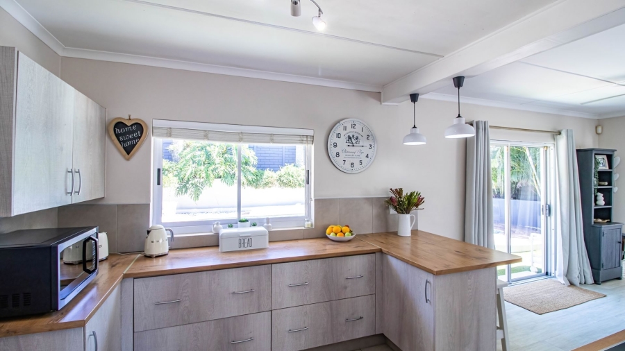 4 Bedroom Property for Sale in Beacon Bay Eastern Cape